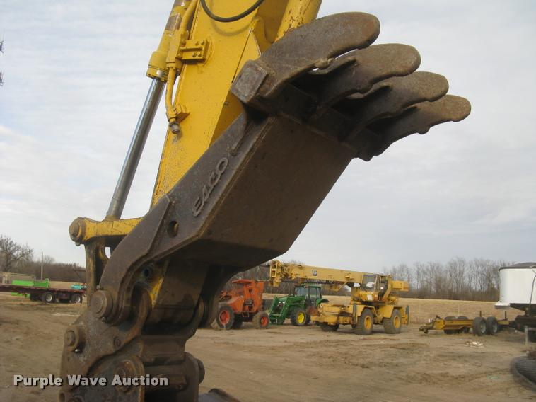 image for item L3969 2004 Komatsu PC200LC-7L excavator