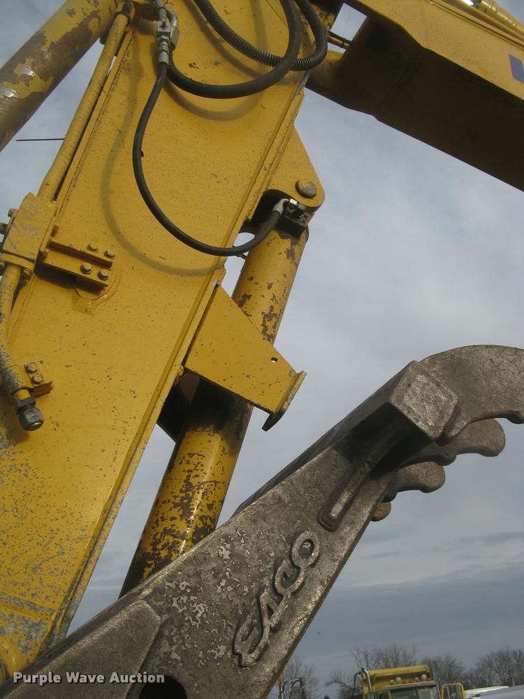 image for item L3969 2004 Komatsu PC200LC-7L excavator