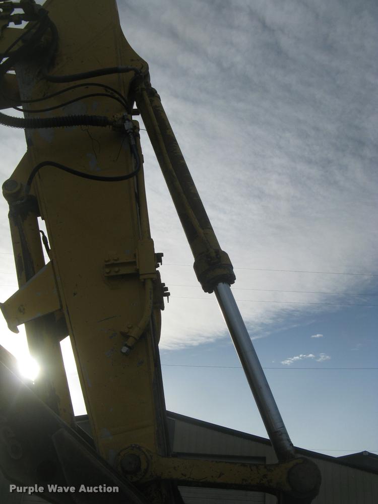 image for item L3969 2004 Komatsu PC200LC-7L excavator