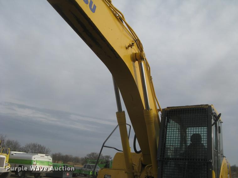 image for item L3969 2004 Komatsu PC200LC-7L excavator