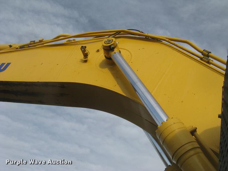 image for item L3969 2004 Komatsu PC200LC-7L excavator