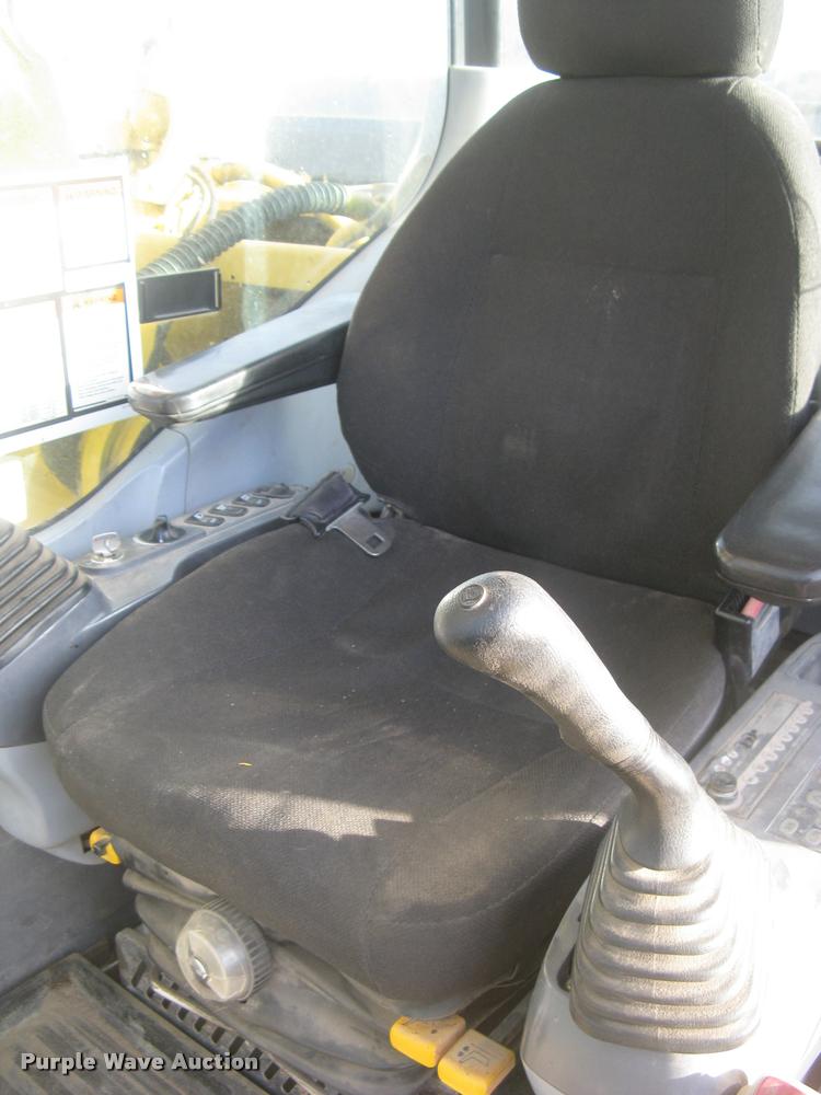 image for item L3969 2004 Komatsu PC200LC-7L excavator