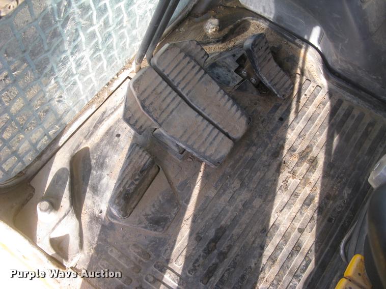 image for item L3969 2004 Komatsu PC200LC-7L excavator