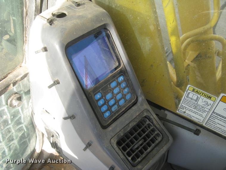 image for item L3969 2004 Komatsu PC200LC-7L excavator