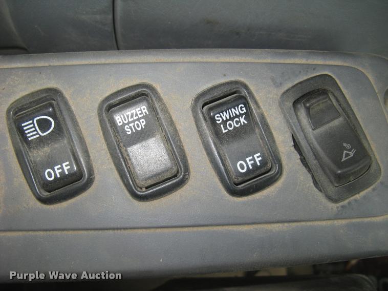 image for item L3969 2004 Komatsu PC200LC-7L excavator