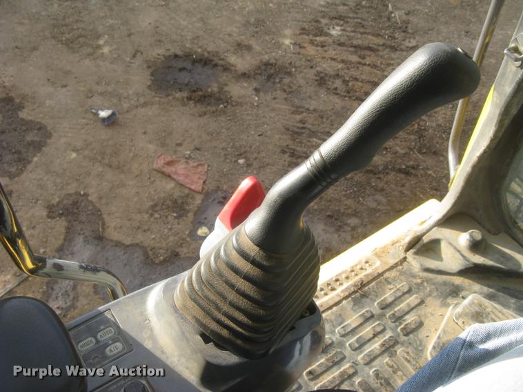 image for item L3969 2004 Komatsu PC200LC-7L excavator