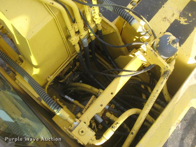 image for item L3969 2004 Komatsu PC200LC-7L excavator