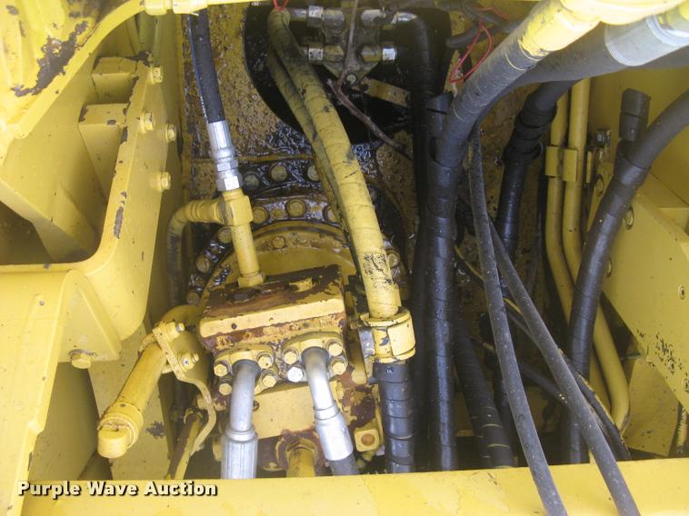 image for item L3969 2004 Komatsu PC200LC-7L excavator