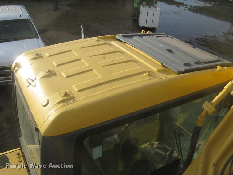 image for item L3969 2004 Komatsu PC200LC-7L excavator