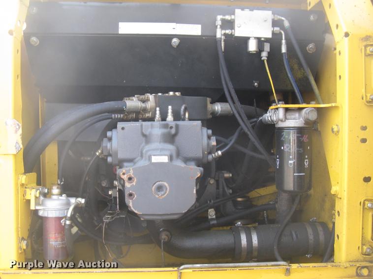 image for item L3969 2004 Komatsu PC200LC-7L excavator