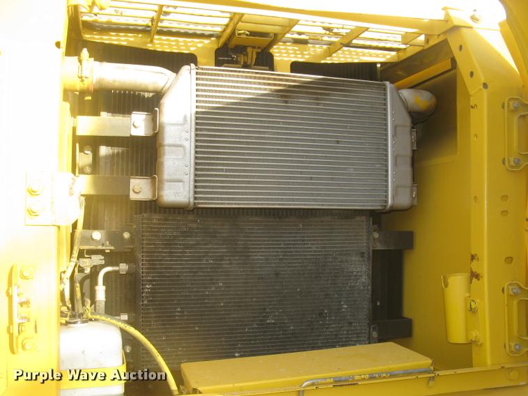 image for item L3969 2004 Komatsu PC200LC-7L excavator