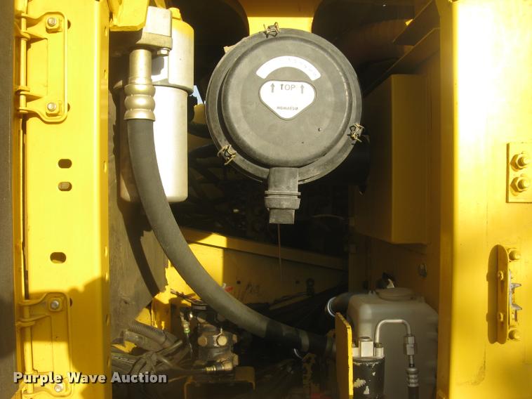 image for item L3969 2004 Komatsu PC200LC-7L excavator