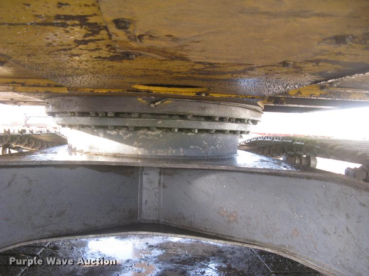 image for item L3969 2004 Komatsu PC200LC-7L excavator