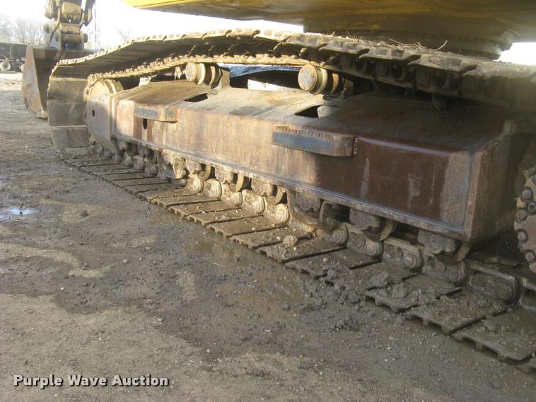 image for item L3969 2004 Komatsu PC200LC-7L excavator