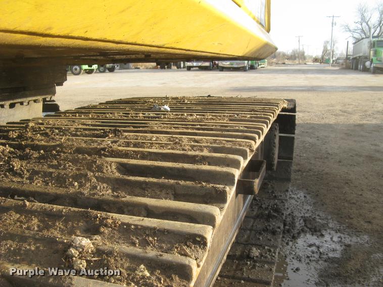 image for item L3969 2004 Komatsu PC200LC-7L excavator