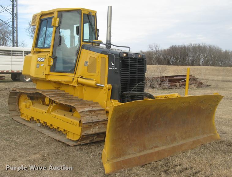 image for item L3970 2004 John Deere 700H LGP dozer