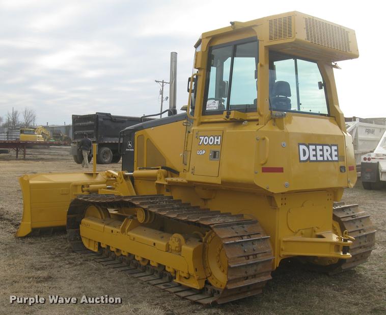 image for item L3970 2004 John Deere 700H LGP dozer