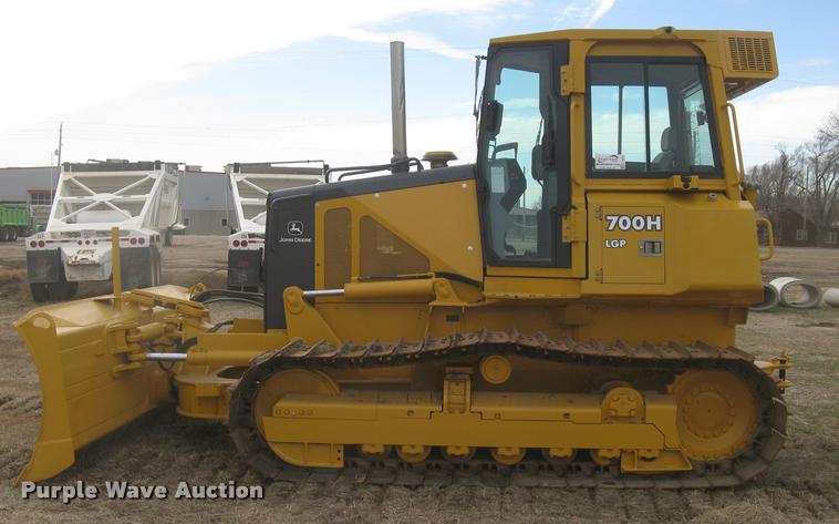 image for item L3970 2004 John Deere 700H LGP dozer