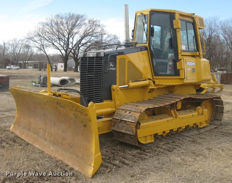 image for item L3970 2004 John Deere 700H LGP dozer