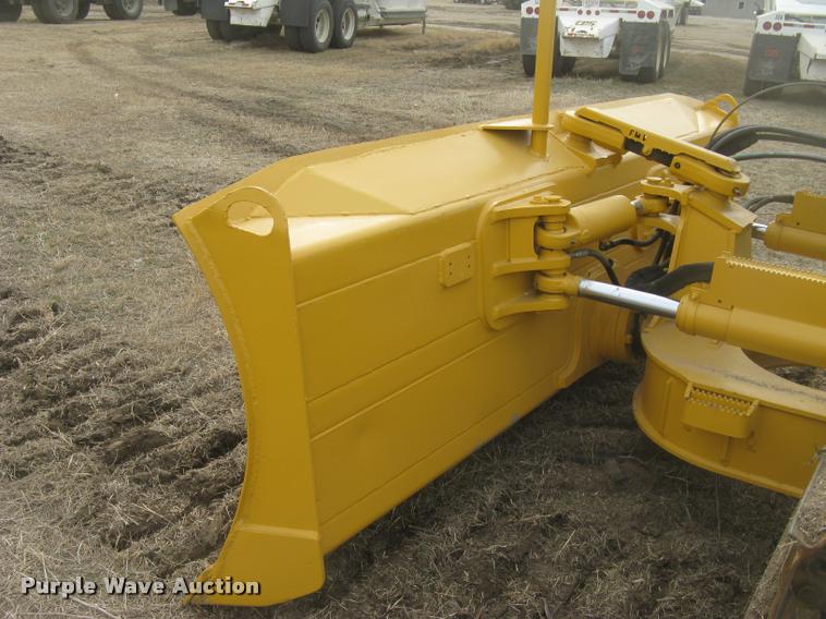 image for item L3970 2004 John Deere 700H LGP dozer