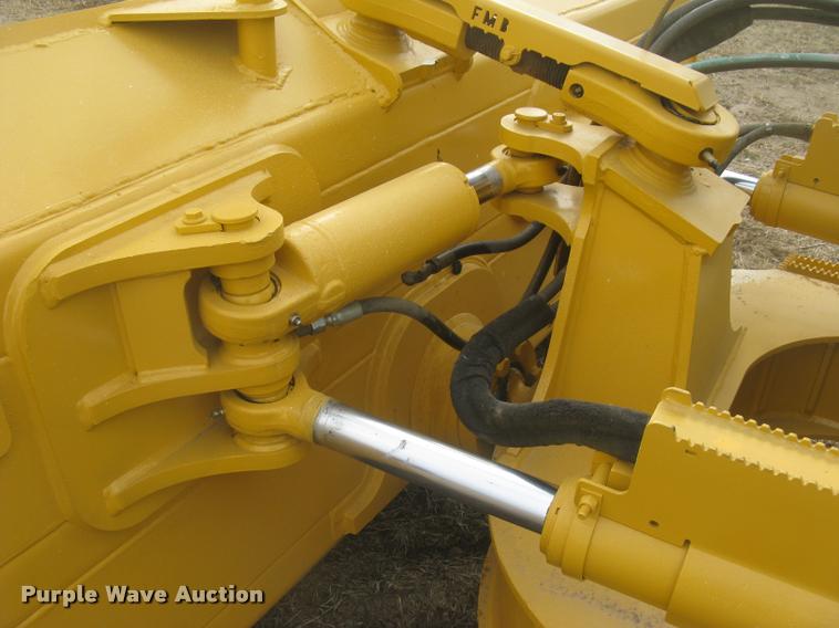image for item L3970 2004 John Deere 700H LGP dozer