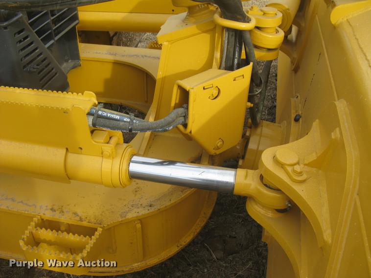 image for item L3970 2004 John Deere 700H LGP dozer