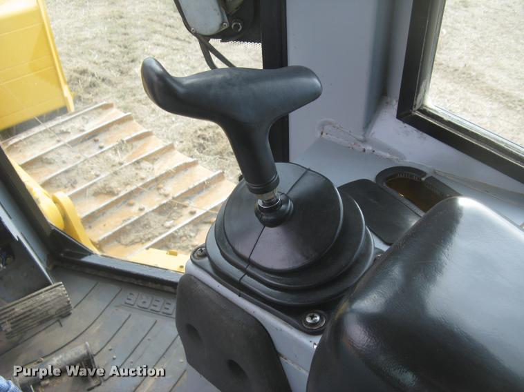 image for item L3970 2004 John Deere 700H LGP dozer