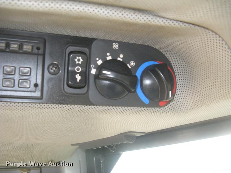 image for item L3970 2004 John Deere 700H LGP dozer