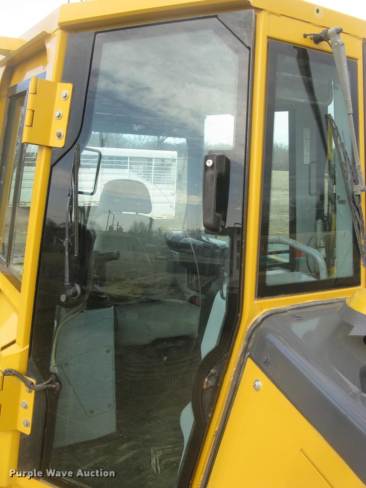 image for item L3970 2004 John Deere 700H LGP dozer