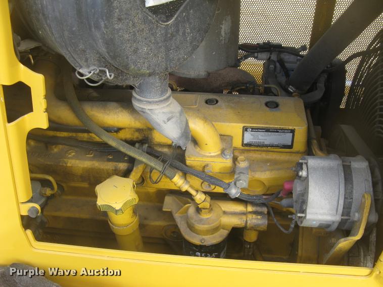 image for item L3970 2004 John Deere 700H LGP dozer