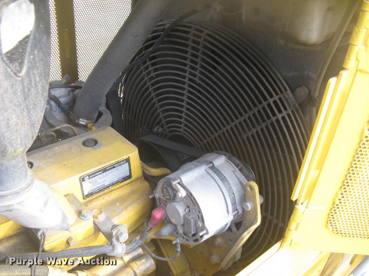 image for item L3970 2004 John Deere 700H LGP dozer