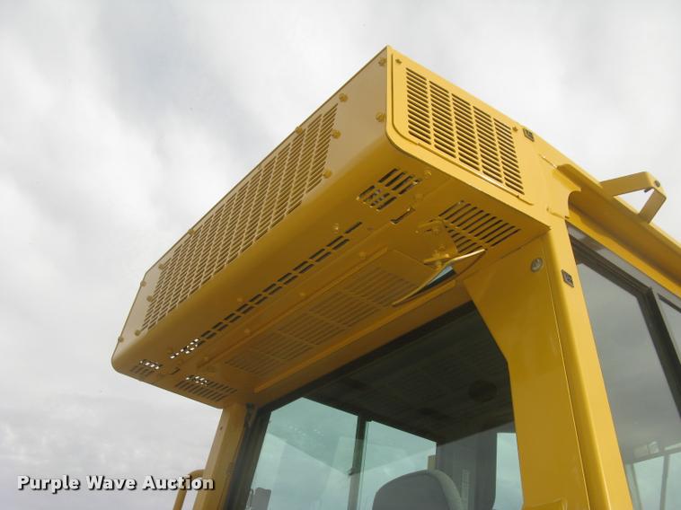 image for item L3970 2004 John Deere 700H LGP dozer