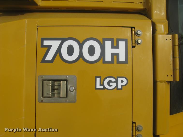 image for item L3970 2004 John Deere 700H LGP dozer