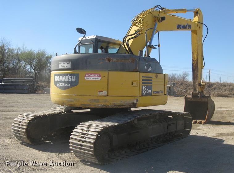 image for item L3974 2006 Komatsu PC228USLC-3 excavator