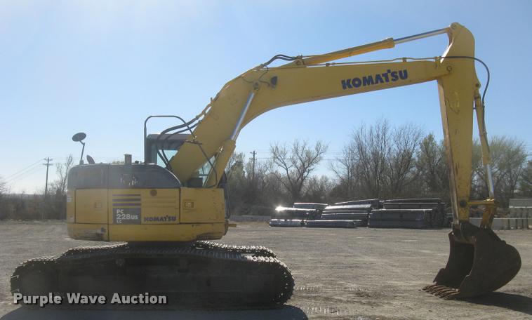 image for item L3974 2006 Komatsu PC228USLC-3 excavator