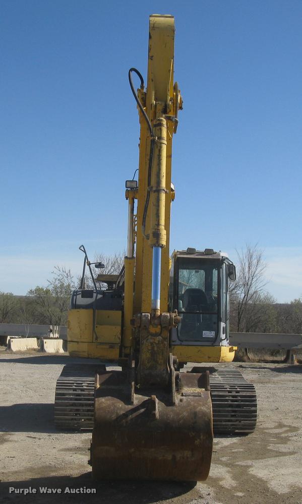 image for item L3974 2006 Komatsu PC228USLC-3 excavator