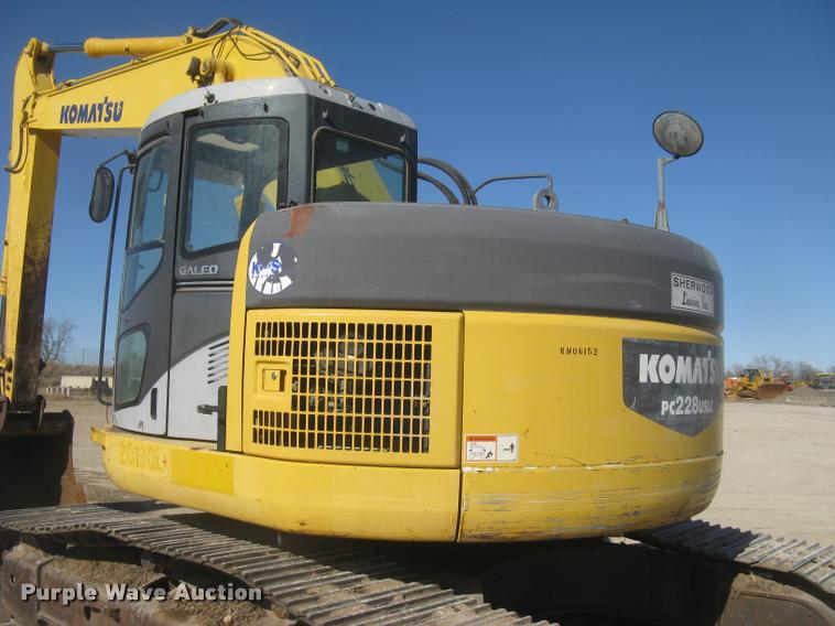 image for item L3974 2006 Komatsu PC228USLC-3 excavator