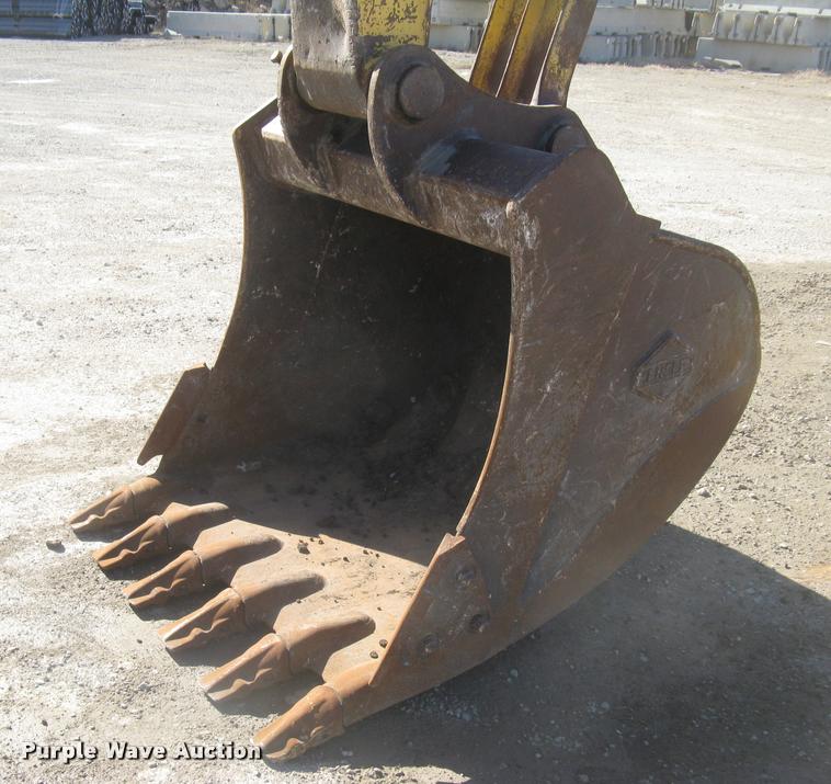 image for item L3974 2006 Komatsu PC228USLC-3 excavator
