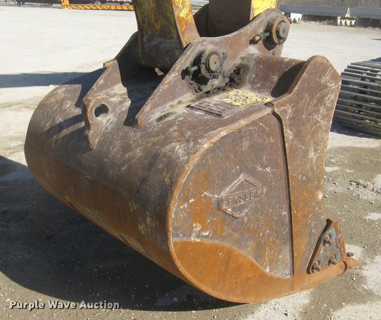 image for item L3974 2006 Komatsu PC228USLC-3 excavator