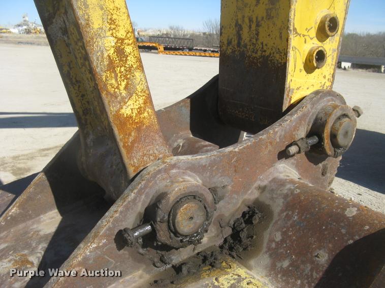 image for item L3974 2006 Komatsu PC228USLC-3 excavator