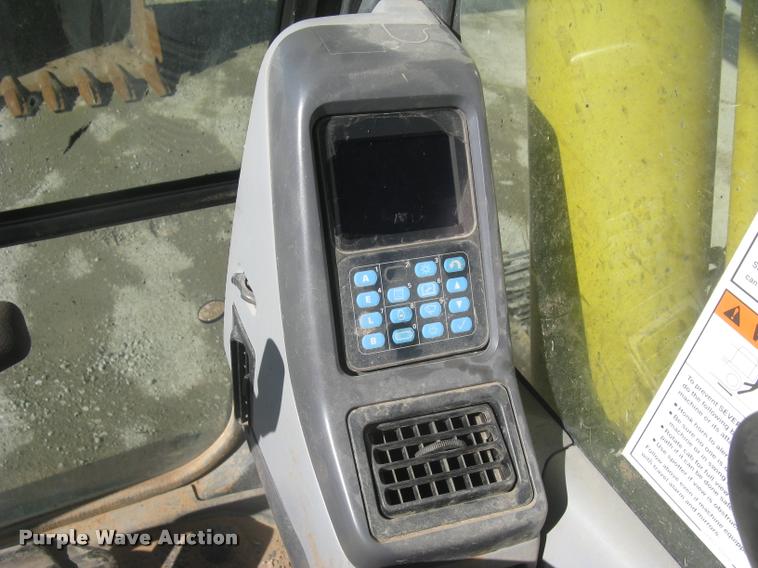 image for item L3974 2006 Komatsu PC228USLC-3 excavator