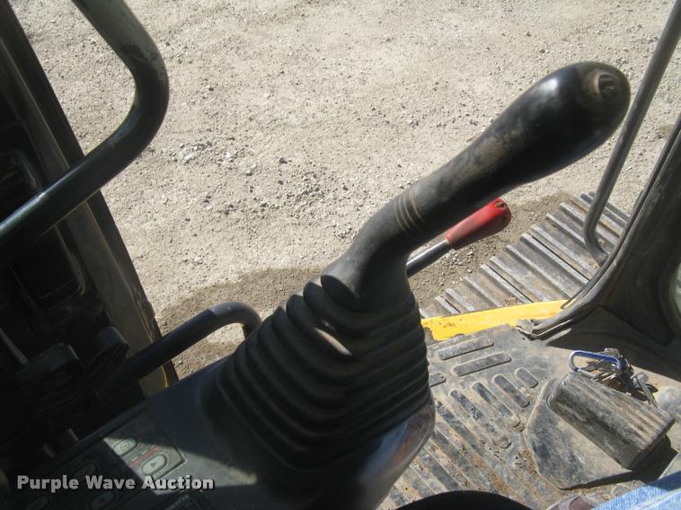 image for item L3974 2006 Komatsu PC228USLC-3 excavator