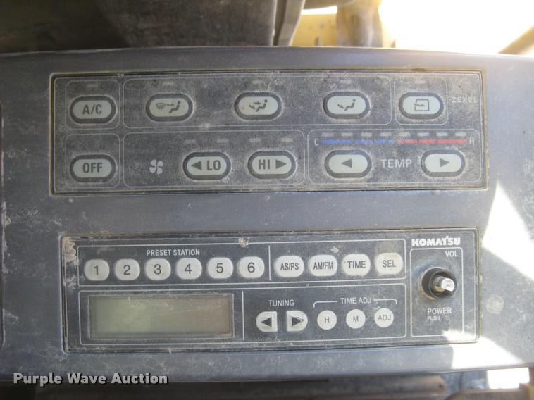 image for item L3974 2006 Komatsu PC228USLC-3 excavator