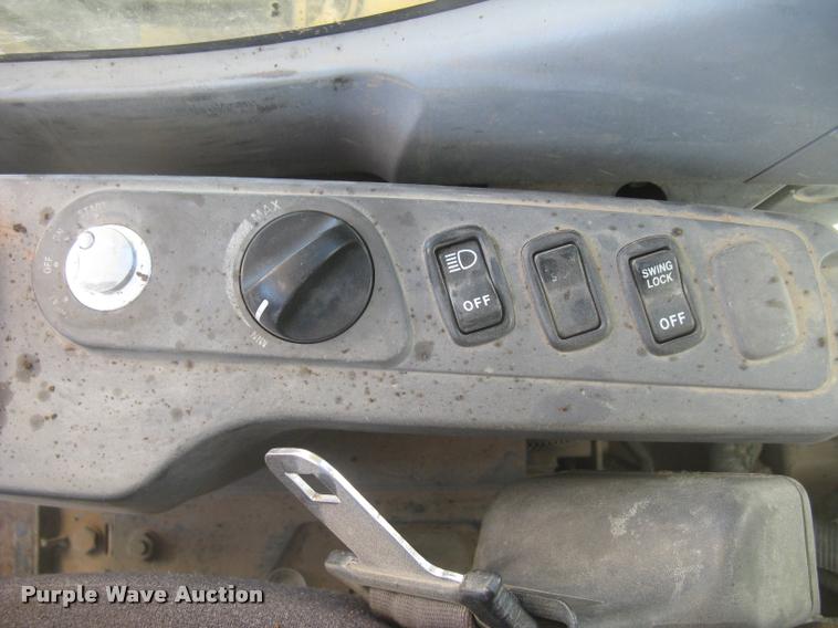 image for item L3974 2006 Komatsu PC228USLC-3 excavator