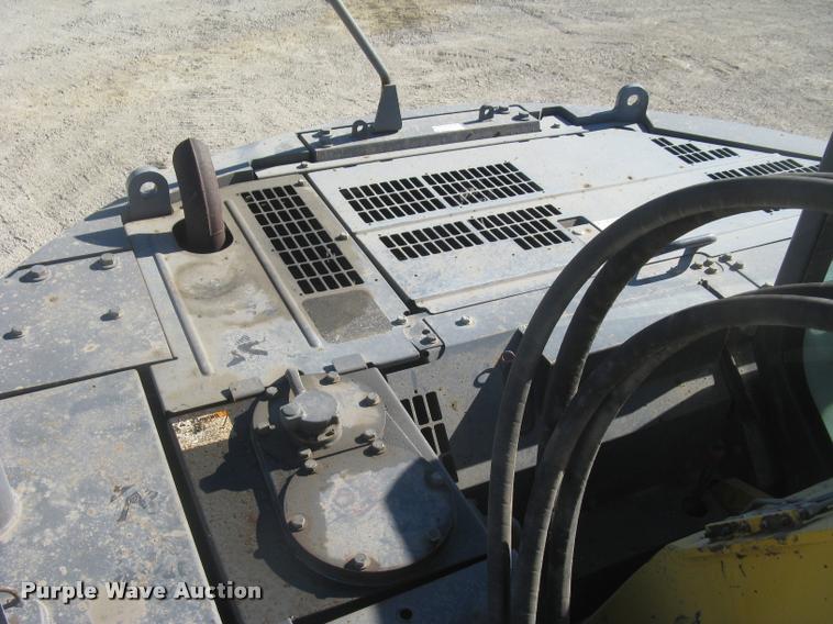 image for item L3974 2006 Komatsu PC228USLC-3 excavator