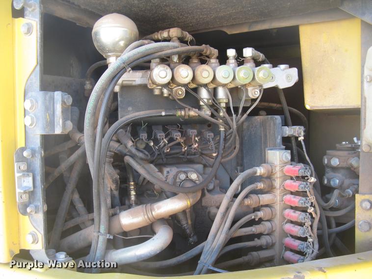 image for item L3974 2006 Komatsu PC228USLC-3 excavator