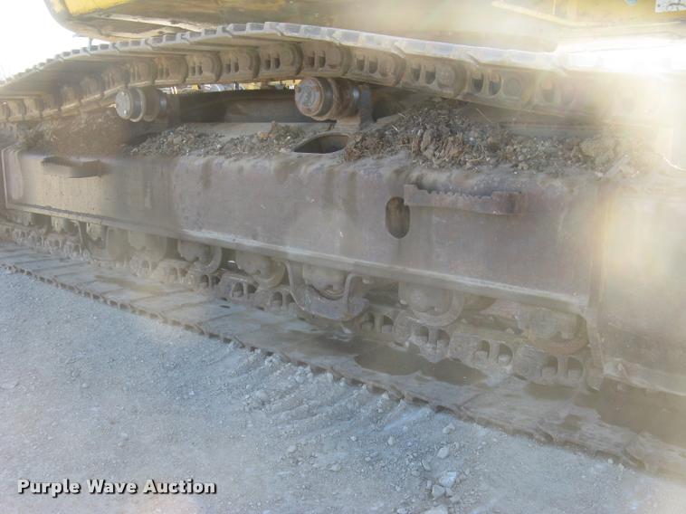 image for item L3974 2006 Komatsu PC228USLC-3 excavator