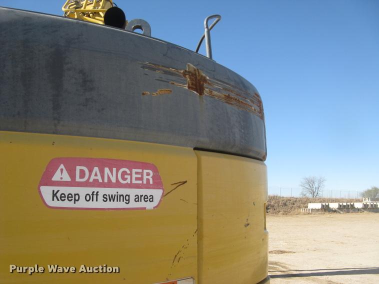 image for item L3974 2006 Komatsu PC228USLC-3 excavator