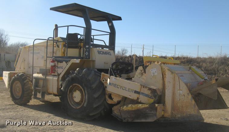 image for item L3975 2006 Bomag MPH364R-2 reclaimer