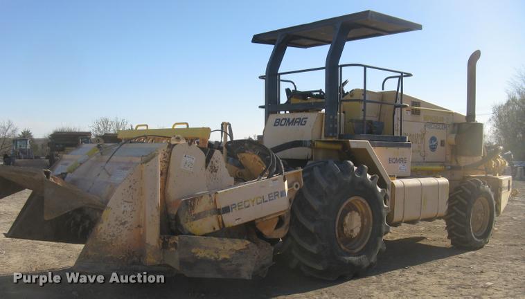 image for item L3975 2006 Bomag MPH364R-2 reclaimer